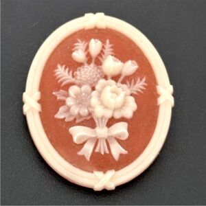 Vintage Avon Floral Cameo‎ Brooch